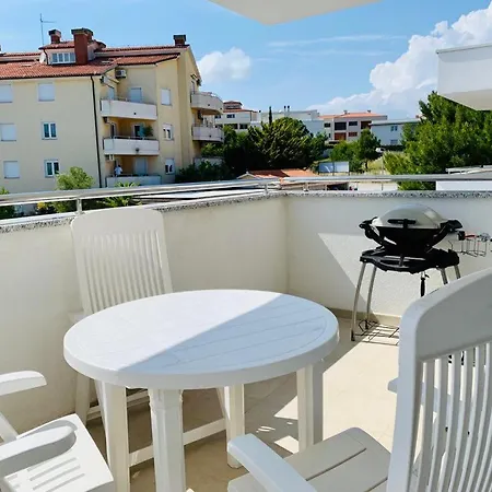 Apartment Alexandra Premantura Exterior photo